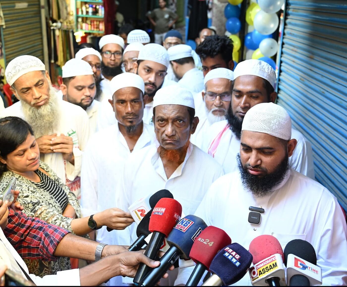 Alhaj Monir Uddin addressing regional press and television media